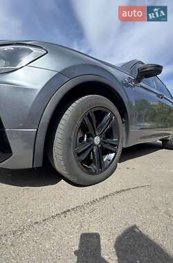 Внедорожник / Кроссовер Volkswagen Tiguan 2019 в 
