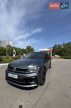 Внедорожник / Кроссовер Volkswagen Tiguan 2019 в 