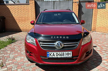 Внедорожник / Кроссовер Volkswagen Tiguan 2008 в 