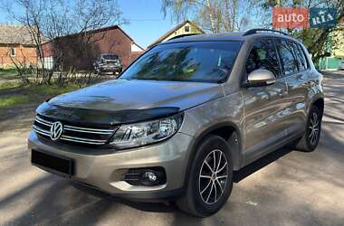 Внедорожник / Кроссовер Volkswagen Tiguan 2016 в 