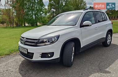 Позашляховик / Кросовер Volkswagen Tiguan 2016 в Києві