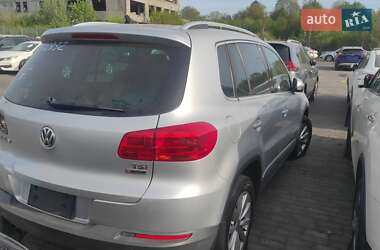 Внедорожник / Кроссовер Volkswagen Tiguan 2016 в 