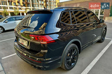 Внедорожник / Кроссовер Volkswagen Tiguan 2022 в 