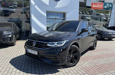 Внедорожник / Кроссовер Volkswagen Tiguan 2024 в 