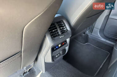 Внедорожник / Кроссовер Volkswagen Tiguan 2024 в 