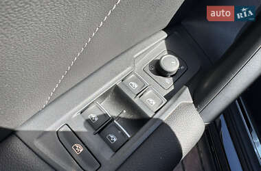 Внедорожник / Кроссовер Volkswagen Tiguan 2024 в 