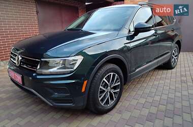 Позашляховик / Кросовер Volkswagen Tiguan 2018 в 