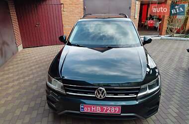 Позашляховик / Кросовер Volkswagen Tiguan 2018 в 