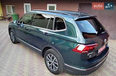 Позашляховик / Кросовер Volkswagen Tiguan 2018 в 