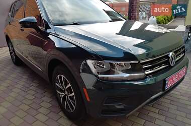 Позашляховик / Кросовер Volkswagen Tiguan 2018 в 