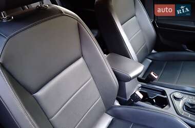 Позашляховик / Кросовер Volkswagen Tiguan 2018 в 