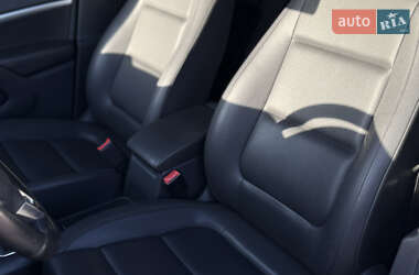 Позашляховик / Кросовер Volkswagen Tiguan 2016 в 