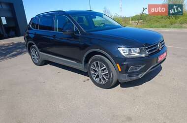 Внедорожник / Кроссовер Volkswagen Tiguan 2020 в 