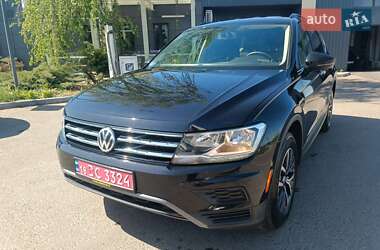 Внедорожник / Кроссовер Volkswagen Tiguan 2020 в 