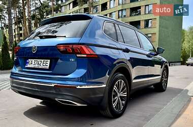 Внедорожник / Кроссовер Volkswagen Tiguan 2018 в 