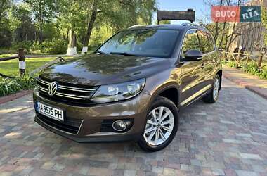 Позашляховик / Кросовер Volkswagen Tiguan 2013 в 