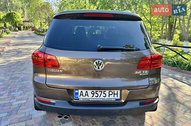 Позашляховик / Кросовер Volkswagen Tiguan 2013 в 