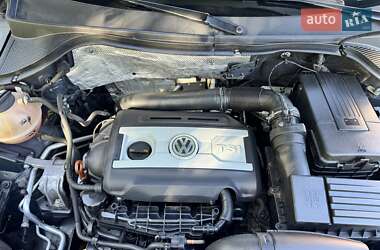 Позашляховик / Кросовер Volkswagen Tiguan 2013 в 