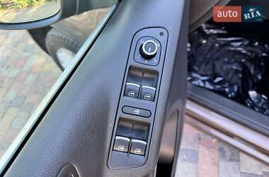 Позашляховик / Кросовер Volkswagen Tiguan 2013 в 