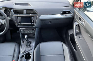 Внедорожник / Кроссовер Volkswagen Tiguan 2020 в 