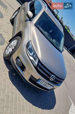 Позашляховик / Кросовер Volkswagen Tiguan 2012 в 
