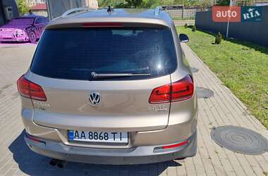 Позашляховик / Кросовер Volkswagen Tiguan 2012 в 