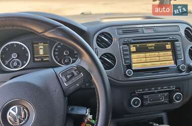 Позашляховик / Кросовер Volkswagen Tiguan 2012 в 