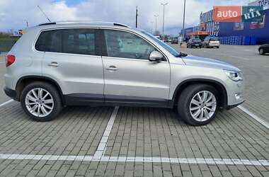 Внедорожник / Кроссовер Volkswagen Tiguan 2009 в 