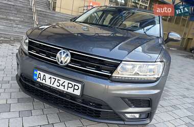 Внедорожник / Кроссовер Volkswagen Tiguan 2019 в 