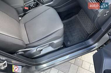 Внедорожник / Кроссовер Volkswagen Tiguan 2019 в 
