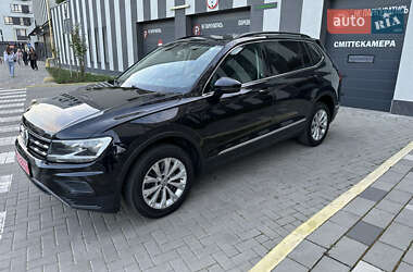 Внедорожник / Кроссовер Volkswagen Tiguan 2017 в Львове