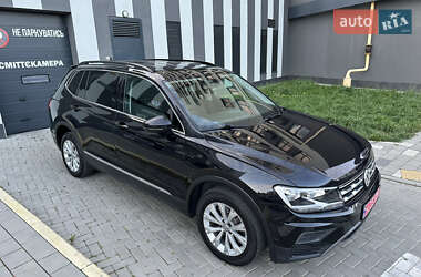 Позашляховик / Кросовер Volkswagen Tiguan 2017 в 