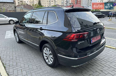 Позашляховик / Кросовер Volkswagen Tiguan 2017 в 
