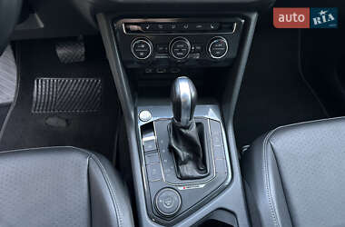 Позашляховик / Кросовер Volkswagen Tiguan 2017 в 
