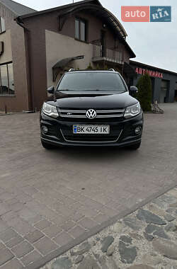 Позашляховик / Кросовер Volkswagen Tiguan 2015 в Сарнах
