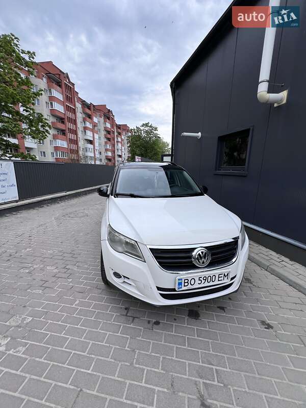 Позашляховик / Кросовер Volkswagen Tiguan 2010 в Тернополі