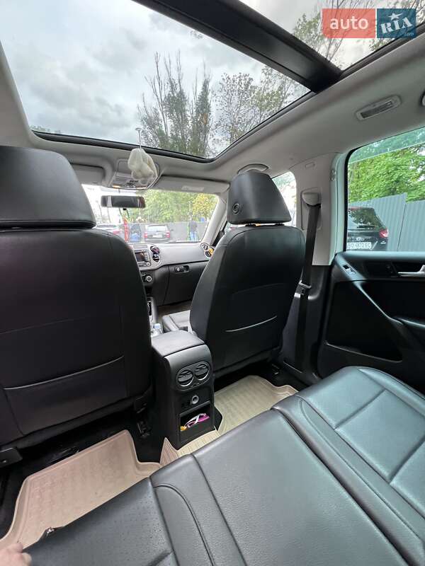 Позашляховик / Кросовер Volkswagen Tiguan 2010 в Тернополі