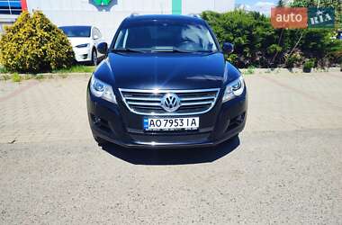 Внедорожник / Кроссовер Volkswagen Tiguan 2011 в Ужгороде