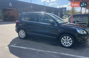 Внедорожник / Кроссовер Volkswagen Tiguan 2008 в 