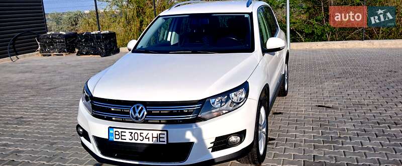 Внедорожник / Кроссовер Volkswagen Tiguan 2011 в 