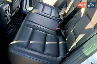 Внедорожник / Кроссовер Volkswagen Tiguan 2011 в 