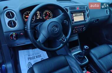 Позашляховик / Кросовер Volkswagen Tiguan 2010 в 