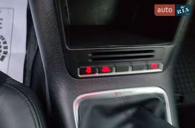 Позашляховик / Кросовер Volkswagen Tiguan 2010 в 