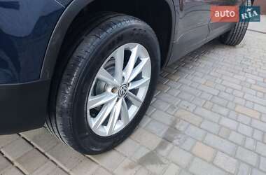 Позашляховик / Кросовер Volkswagen Tiguan 2010 в 