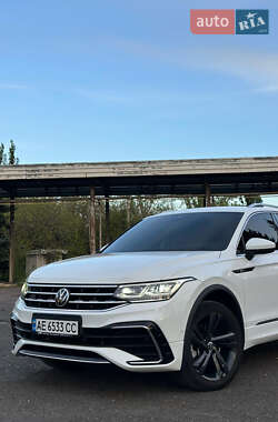 Внедорожник / Кроссовер Volkswagen Tiguan 2021 в 