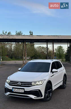 Внедорожник / Кроссовер Volkswagen Tiguan 2021 в 