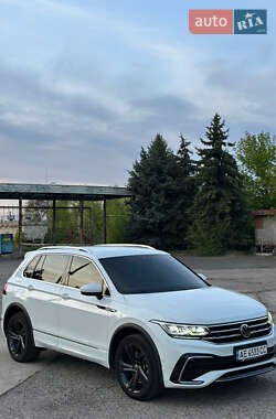 Внедорожник / Кроссовер Volkswagen Tiguan 2021 в 