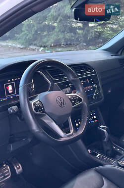 Внедорожник / Кроссовер Volkswagen Tiguan 2021 в 