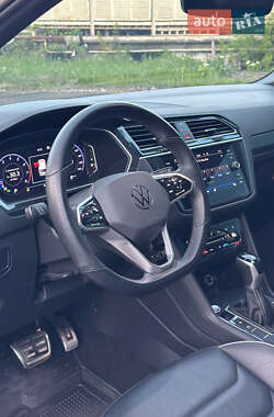 Внедорожник / Кроссовер Volkswagen Tiguan 2021 в 