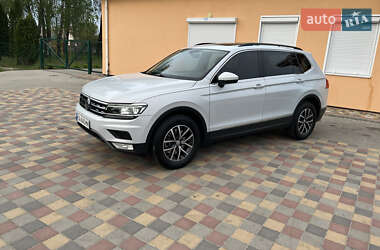 Внедорожник / Кроссовер Volkswagen Tiguan 2017 в Киеве
